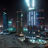 Photo de nuit de construction d'immeubles à Dubaï